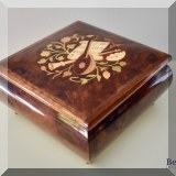 D076. Mapsa musical jewelry box.